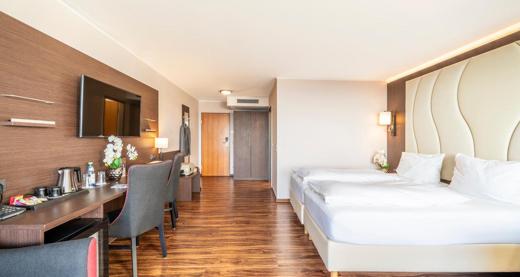 Plaza Hotel Foehr Am Bodensee Friedrichshafen Exterior photo
