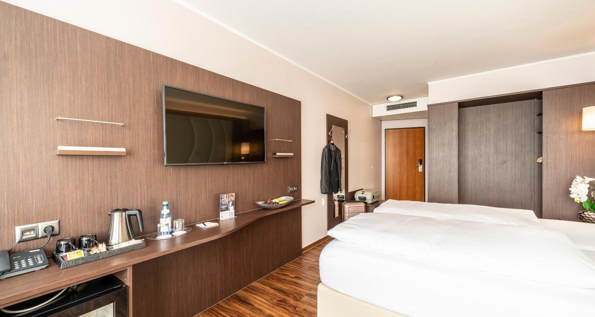 Plaza Hotel Foehr Am Bodensee Friedrichshafen Exterior photo