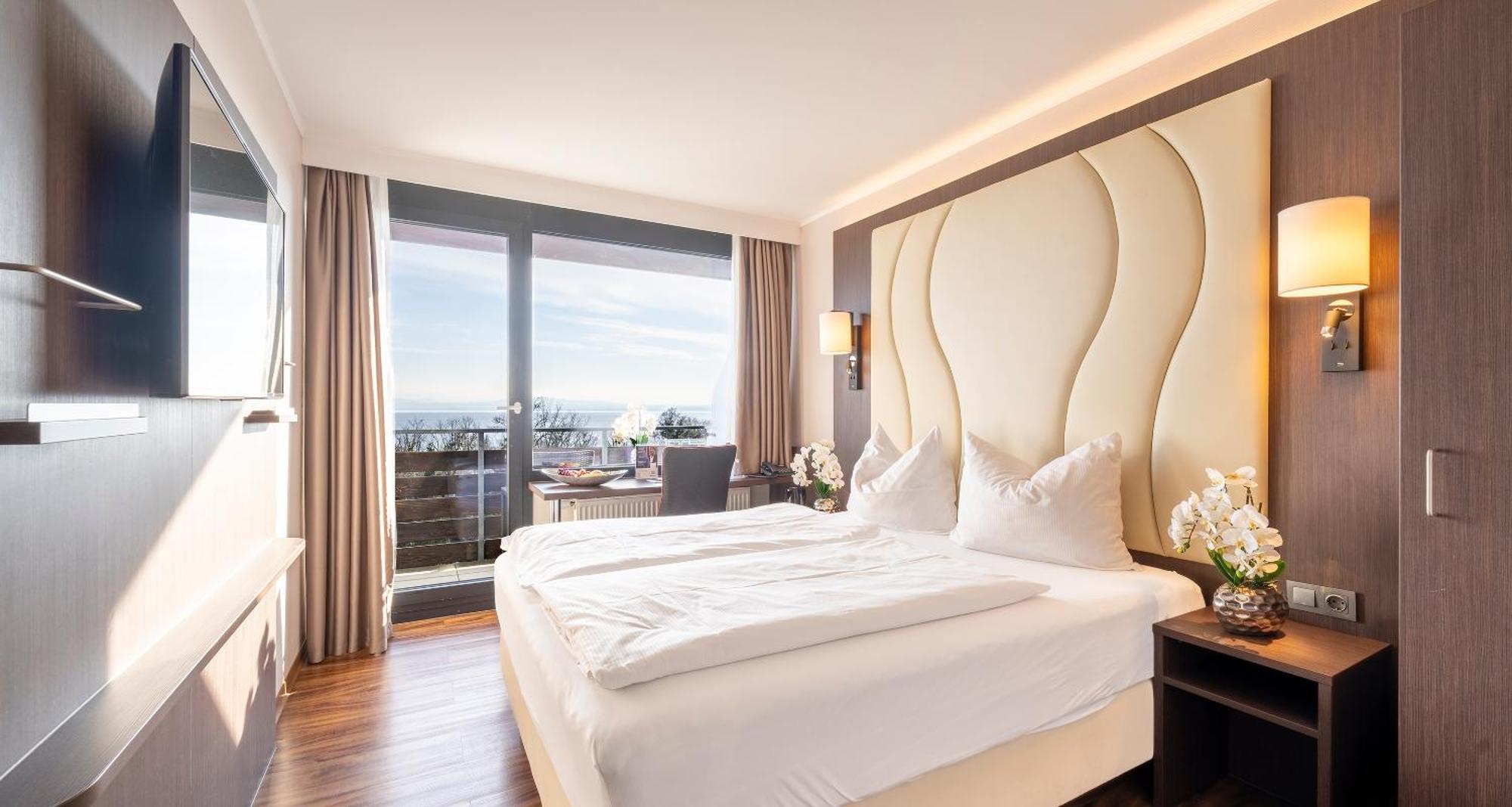Plaza Hotel Foehr Am Bodensee Friedrichshafen Exterior photo